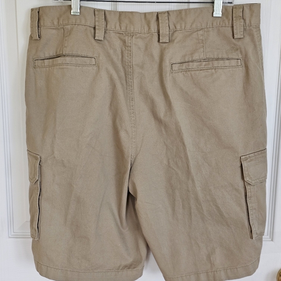 DOCKERS MEN CARGO KHAKI SHORTS SIZE 36 NWOT - Picture 9 of 15